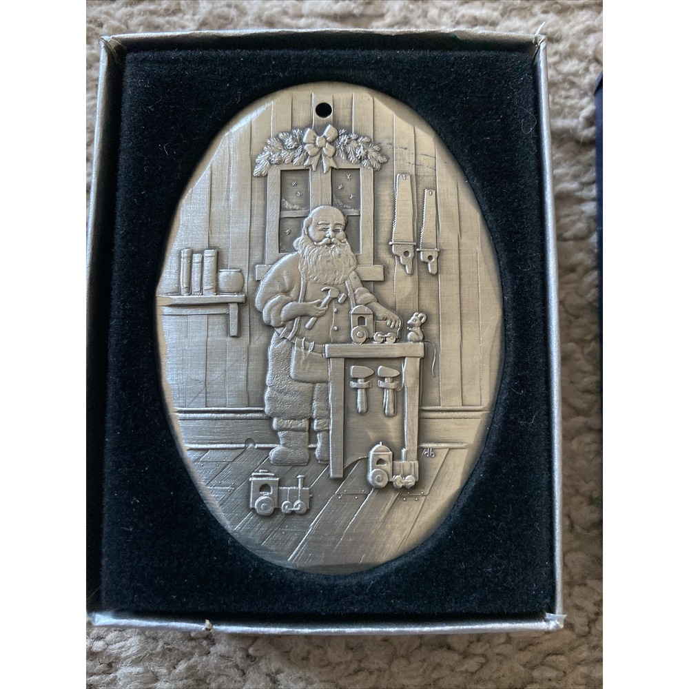 Kindhearted Craftsman 1999 2nd ed Santa's Workshop Pewter - Wendell August Forge